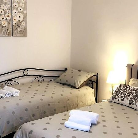 Lijepo Ureden Stan U Centru Grada Apartment Knin Luaran gambar